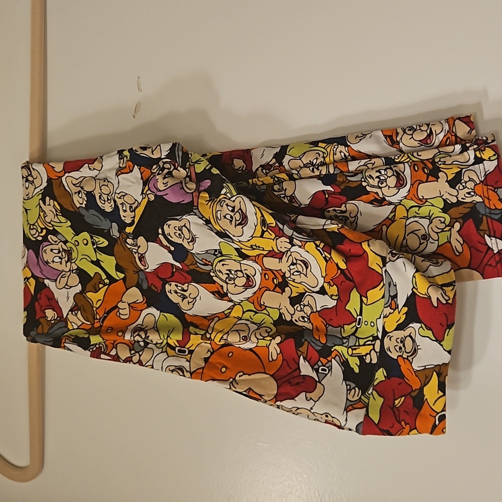 Lularoe Disney Snow White, Seven Dwarfs Leggings.  Tween.